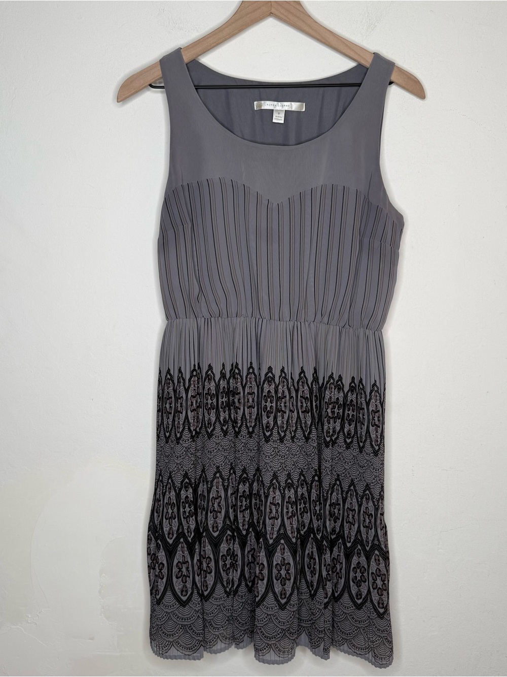 Lauren Conrad Gray Sleeveless Pleated Dress Size 8 Fit & Flare Boho Midi Lined